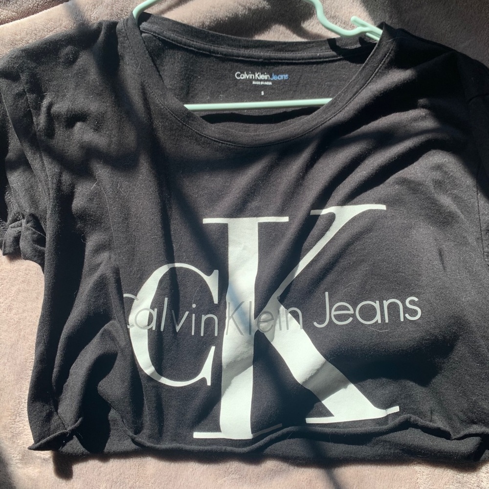 Calvin Klein cropped shirt